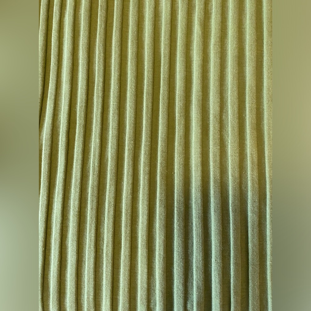 A New Day Ribbed Turtle Neck Tank Top - Picture 4 of 4
